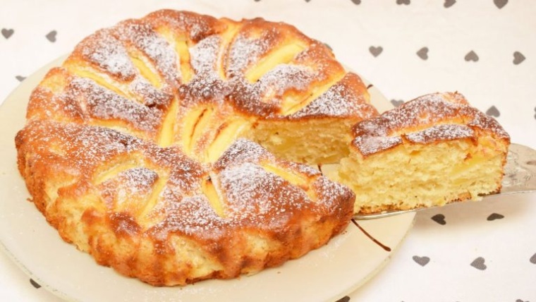 Torta di Mele cremosissima, la ricetta consigliata dai nutrizionisti. Ed è anche senza burro!