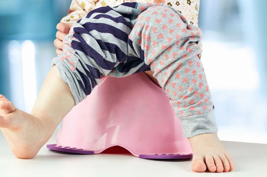 Spannolinamento difficile? 4 modi per convincere il bambino a togliere il pannolino