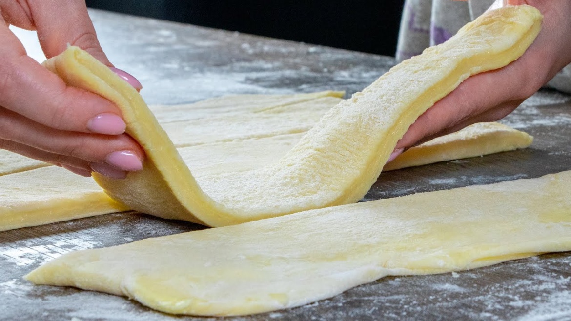 Solo pasta sfoglia! Arrotolatela così e infornate; questo dolce è spettacolare