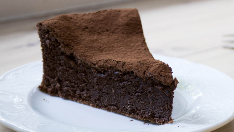 La torta al cioccolato 3 ingredienti super super buona. E’ senza farina, latte e burro!