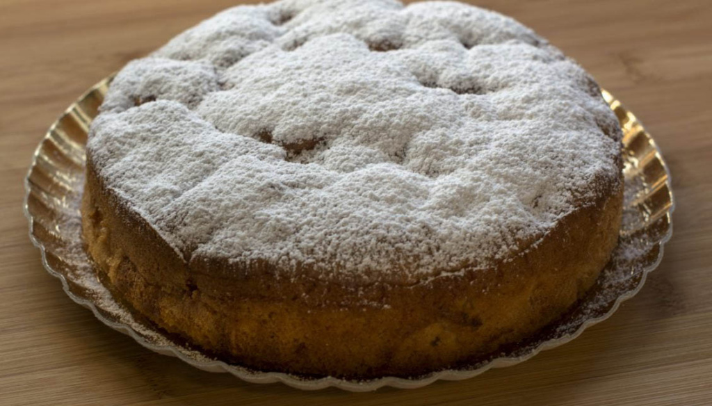 Torta di mele morbidona