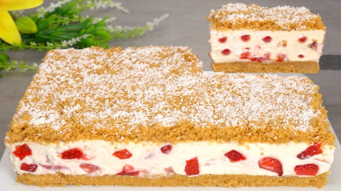 Fragole e crema! La torta che si scioglie in bocca che si prepara in appena 5 minuti