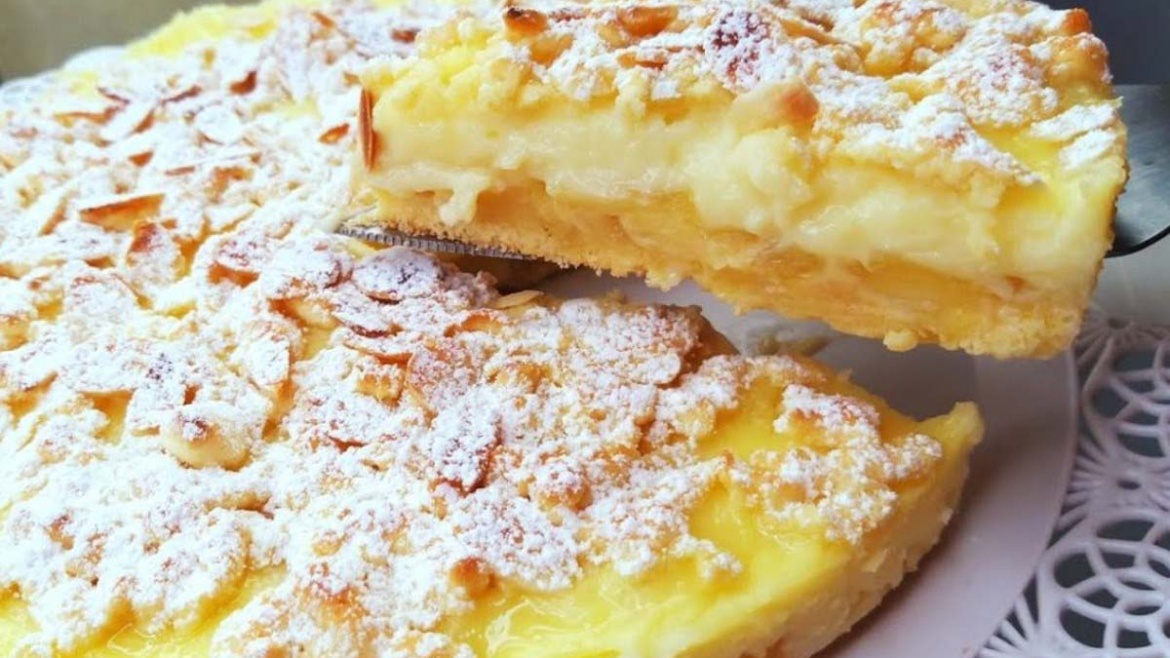 Mele e crema, la torta della nonna ha fatto impazzire tutti: ormai la preparo ogni settimana | Solo 190 Kcal!