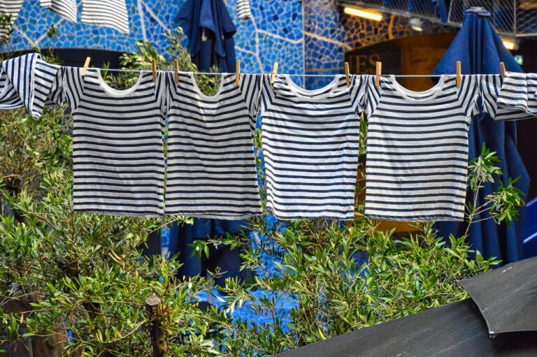 Mai più t-shirt sbagliate: come trovare magliette che si adattano al corpo